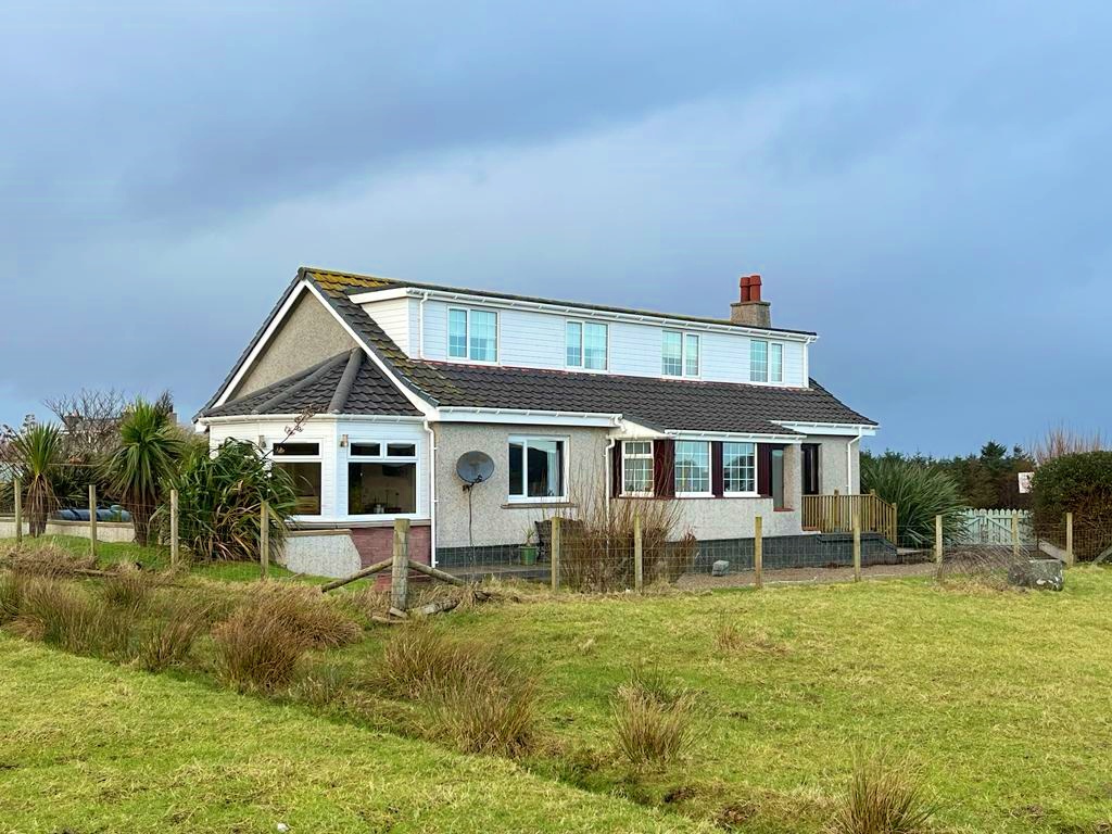 to Derek Mackenzie Solicitor & Estate Agents Derek Mackenzie