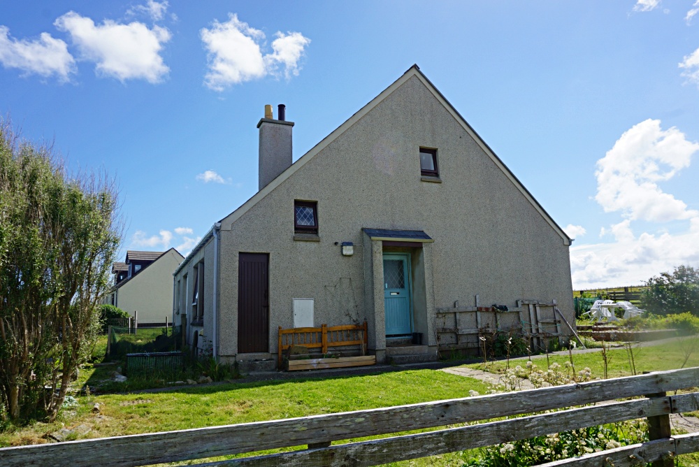 to Derek Mackenzie Solicitor & Estate Agents Derek Mackenzie